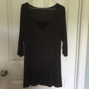 3/4 length maternity shirt.